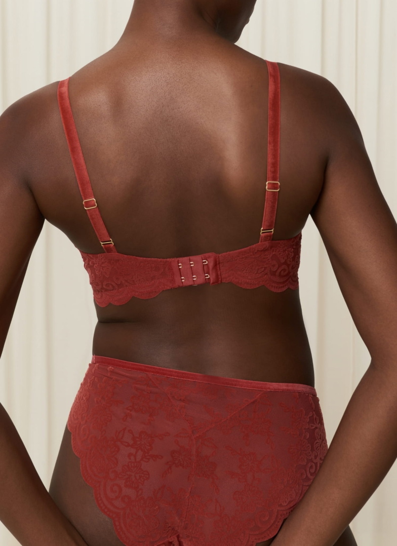 Sutien TRIUMPH AMOURETTE 300 ROCOCO W MANNISH RED