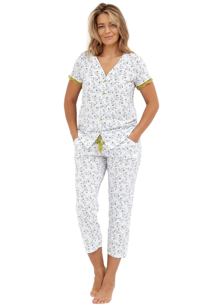 Pijama de damă cu nasturi CANA 244 alb-floral