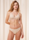 Chiloți dama TRIUMPH BODY MAKE-UP ILLUSION LACE HIGHLEG TAI NUDE BEIGE