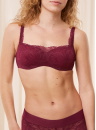 Biustonosz Triumph Body Make-Up Illusion Lace Balconette Woodrose