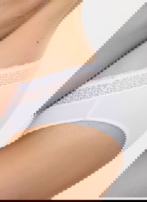 Majtki damskie Triumph Feel of Modal Tai White