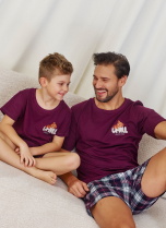 Set pijama pentru tată și fiu DOCTOR NAP 7201-7202 burgundy